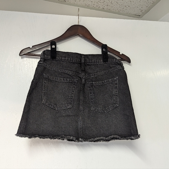 GAP Kids Black Denim Mini Skirt Size 10 - Picture 2 of 6